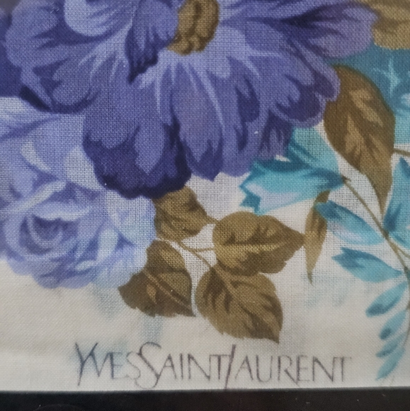 ❣️Yves Saint Laurent Hankerchief❣️ - Picture 4 of 4
